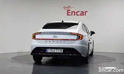 Hyundai Sonata 2022 2.0 Автомат в Москве № 10056, миниатюра 4