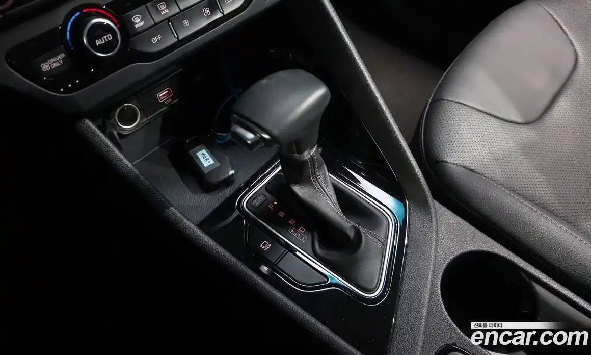 Kia Niro 2020 1.6 Автомат в Москве № 115538, фото 16