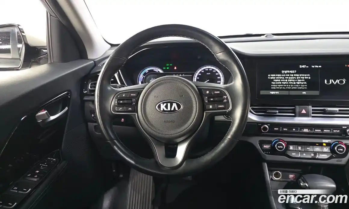 Kia Niro 2020 1.6 Автомат в Москве № 115538, фото 17