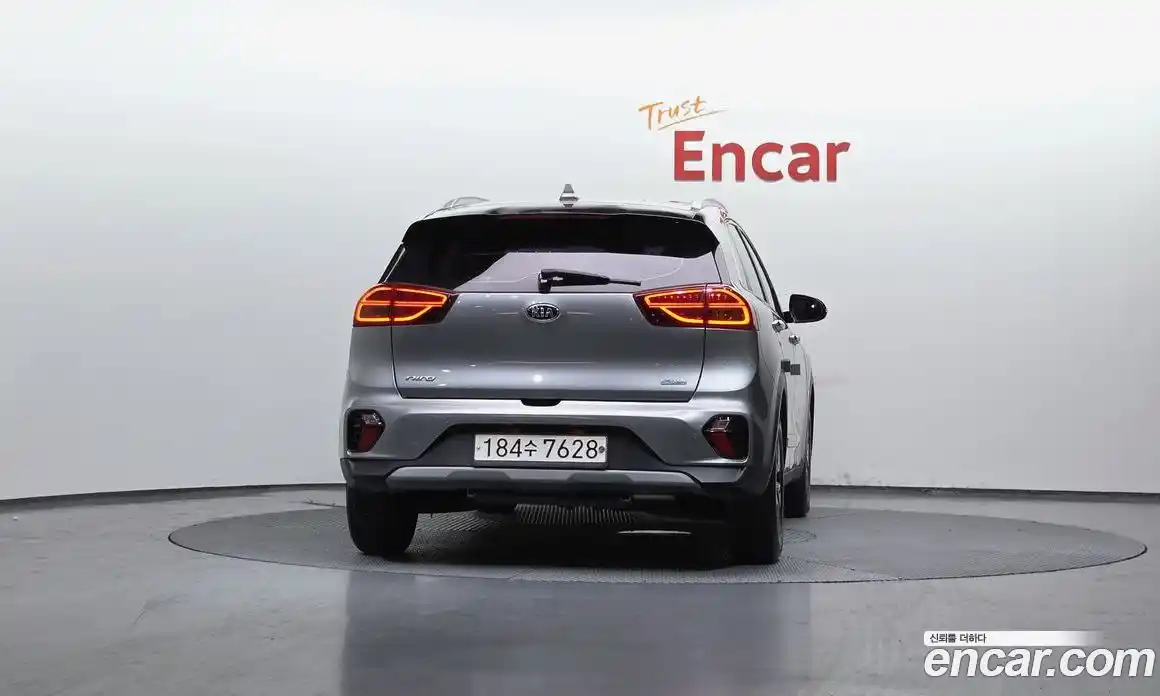 Kia Niro 2020 1.6 Автомат в Москве № 115538, фото 19