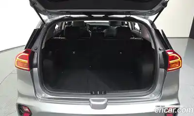 Kia Niro 2020 1.6 Автомат в Москве № 115538, миниатюра 7