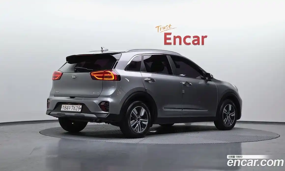 Kia Niro 2020 1.6 Автомат в Москве № 115538, фото 10