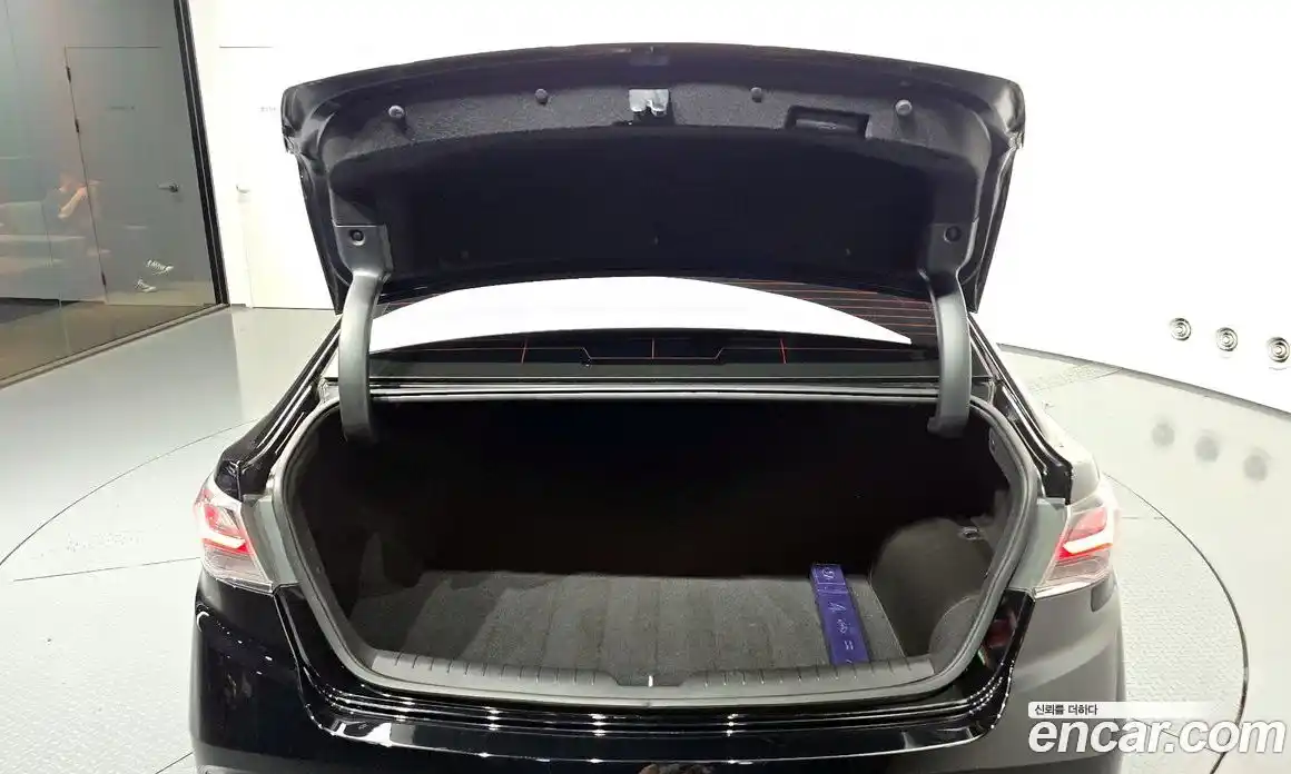 Hyundai Sonata 2019 2.0 Автомат в Москве № 123621, фото 17