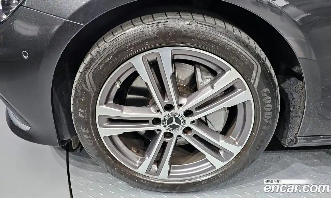 Mercedes-Benz E-Class 2022 2.0 Автомат в Москве № 138889, фото 15