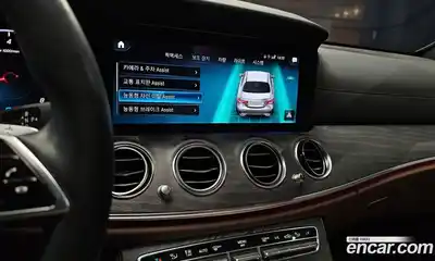 Mercedes-Benz E-Class 2022 2.0 Автомат в Москве № 138889, миниатюра 4