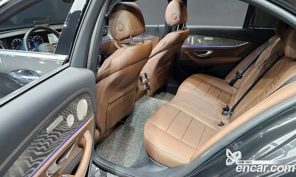 Mercedes-Benz E-Class 2022 2.0 Автомат в Москве № 138889, фото 7