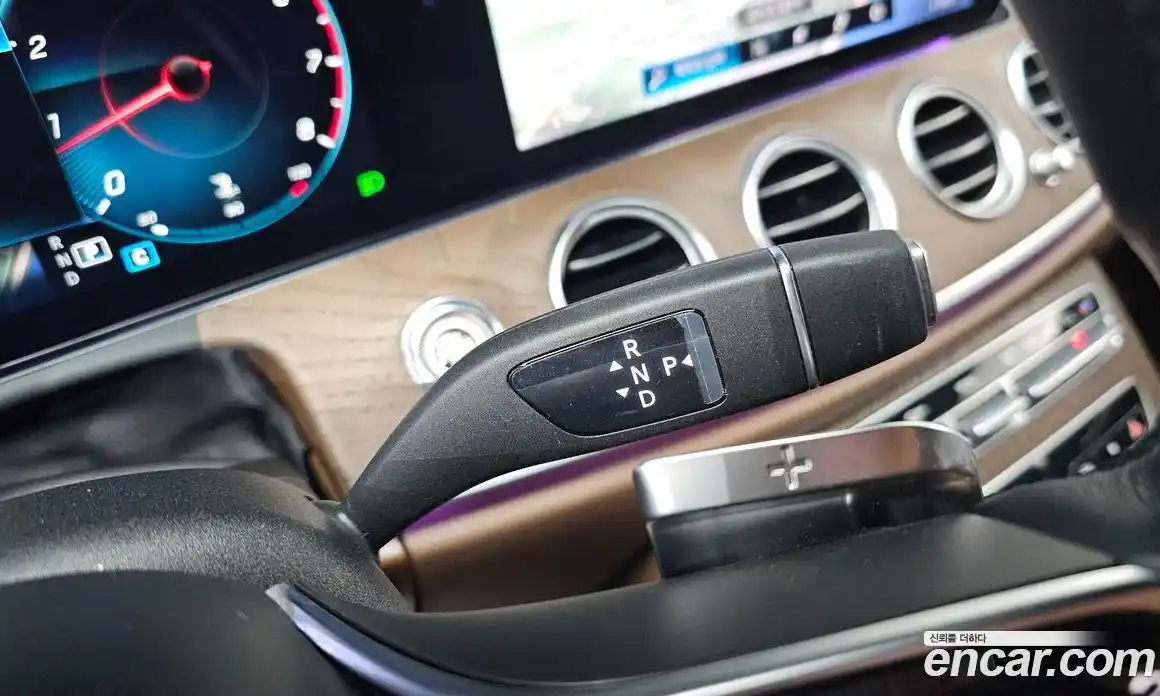 Mercedes-Benz E-Class 2021 2.0 Автомат в Москве № 143128, фото 15