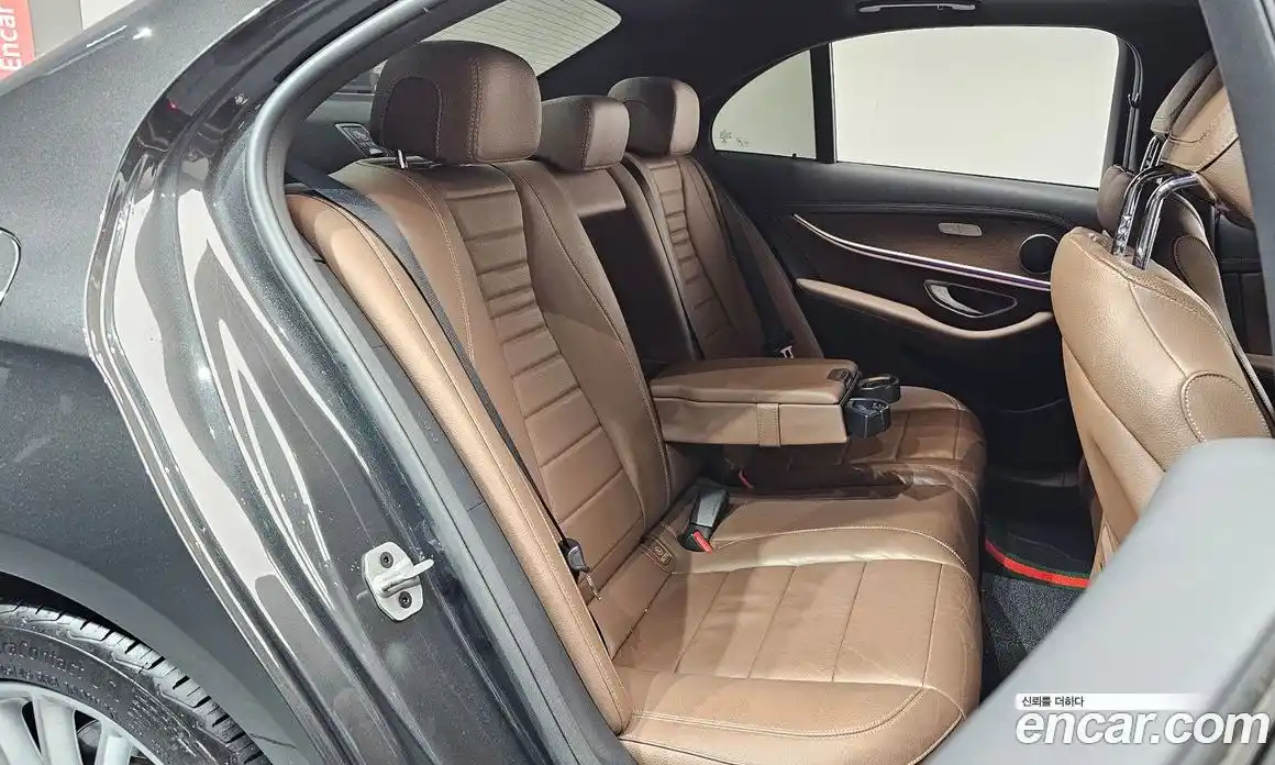 Mercedes-Benz E-Class 2021 2.0 Автомат в Москве № 143128, фото 16