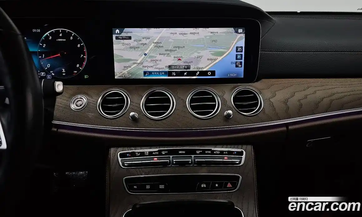 Mercedes-Benz E-Class 2021 2.0 Автомат в Москве № 143128, фото 19