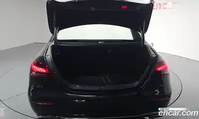 Mercedes-Benz E-Class 2021 2.0 Автомат в Москве № 143128, миниатюра 2