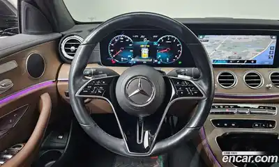 Mercedes-Benz E-Class 2021 2.0 Автомат в Москве № 143128, миниатюра 3