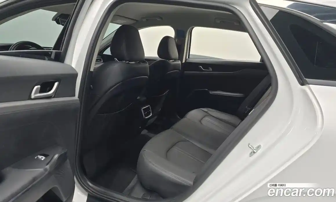 Kia K5 2023 2.0 Автомат в Москве № 15413, фото 11