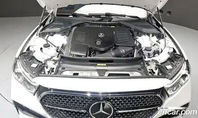 Mercedes-Benz E-Class 2025 2.0 Автомат в Москве № 159986, миниатюра 3
