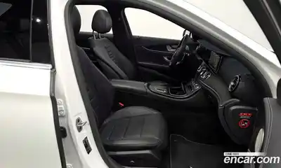 Mercedes-Benz E-Class 2022 1.9 Автомат в Москве № 161337, миниатюра 11