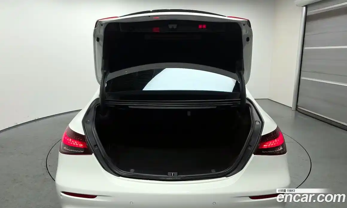 Mercedes-Benz E-Class 2022 1.9 Автомат в Москве № 161337, фото 20