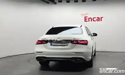 Mercedes-Benz E-Class 2022 1.9 Автомат в Москве № 161337, миниатюра 4