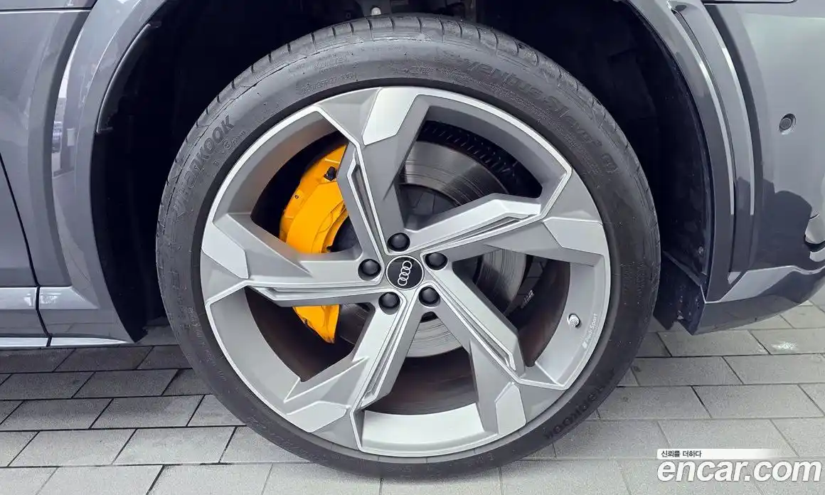 Audi e-tron 2023 0.2 Автомат в Москве № 162299, фото 14