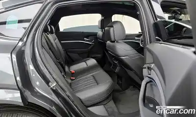 Audi e-tron 2023 0.2 Автомат в Москве № 162299, миниатюра 2