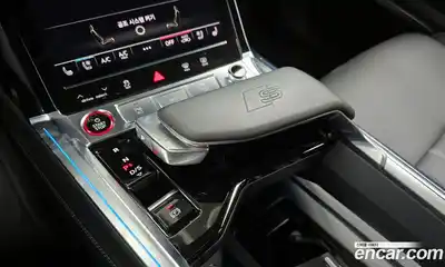 Audi e-tron 2023 0.2 Автомат в Москве № 162299, миниатюра 4