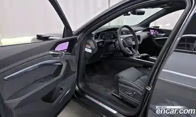 Audi e-tron 2023 0.2 Автомат в Москве № 162299, миниатюра 8