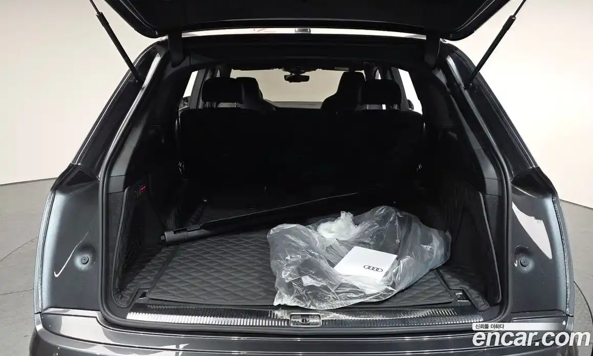 Audi Q7 2023 3.0 Автомат в Москве № 162350, фото 19