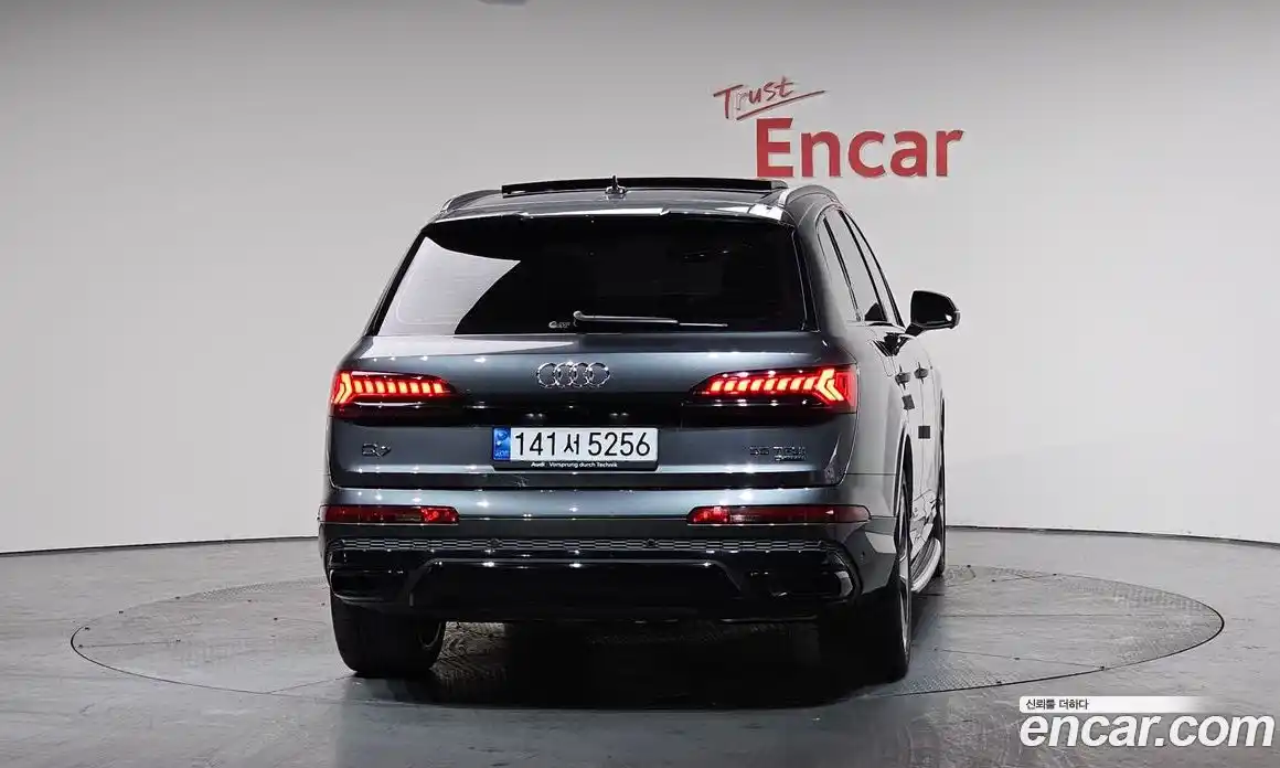 Audi Q7 2023 3.0 Автомат в Москве № 162350, фото 3