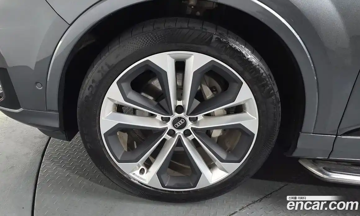 Audi Q7 2023 3.0 Автомат в Москве № 162350, фото 4