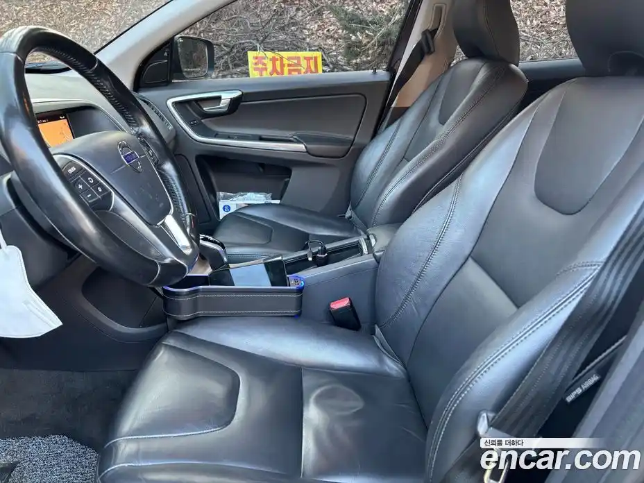 Volvo XC60 2017 2.0 Автомат в Москве № 162912, фото 11