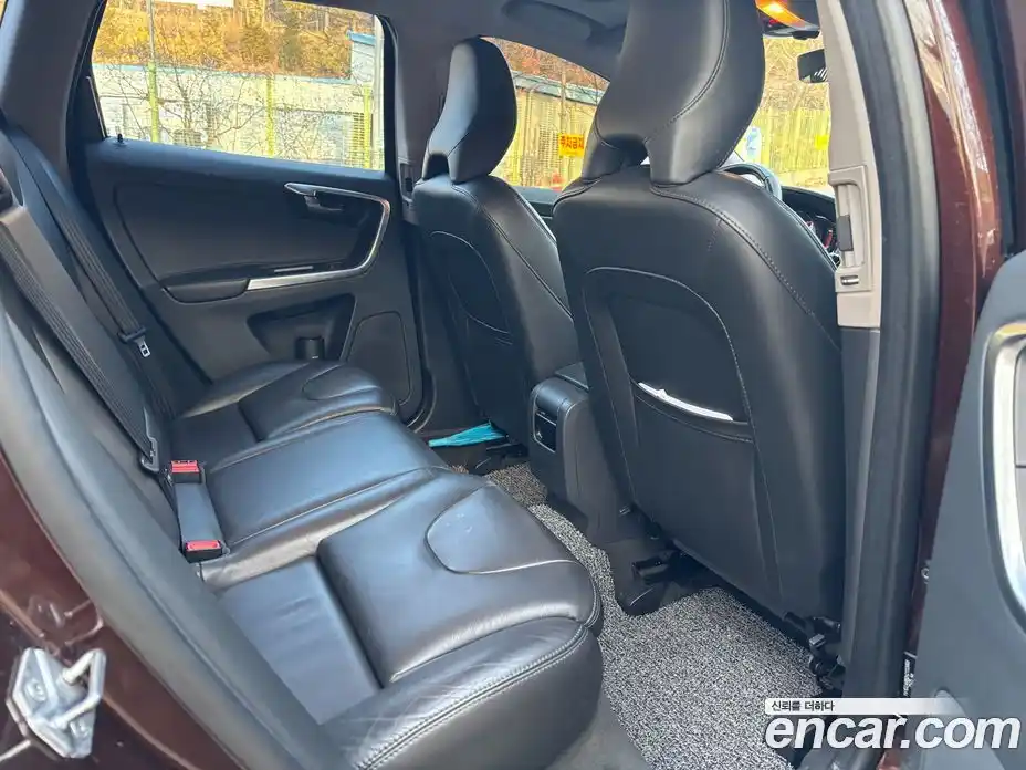 Volvo XC60 2017 2.0 Автомат в Москве № 162912, фото 14