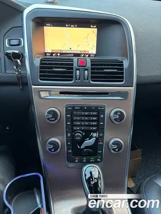 Volvo XC60 2017 2.0 Автомат в Москве № 162912, фото 9