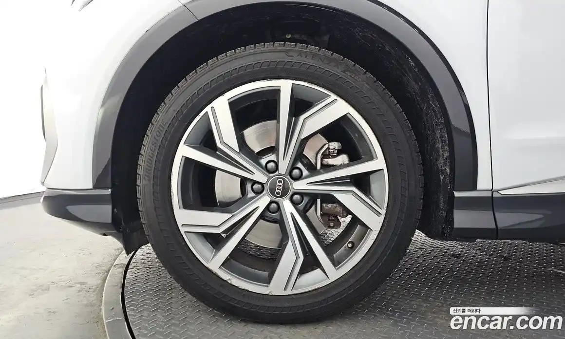 Audi Q4 e-tron 2022 0.1 Автомат в Москве № 163012, фото 4