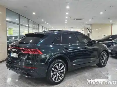 Audi Q8 2021 3.0 Автомат в Москве № 164052, миниатюра 3