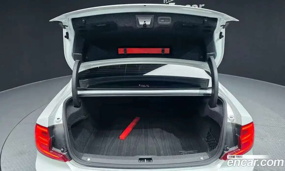 Volvo S90 2017 2.0 Автомат в Москве № 164381, фото 15