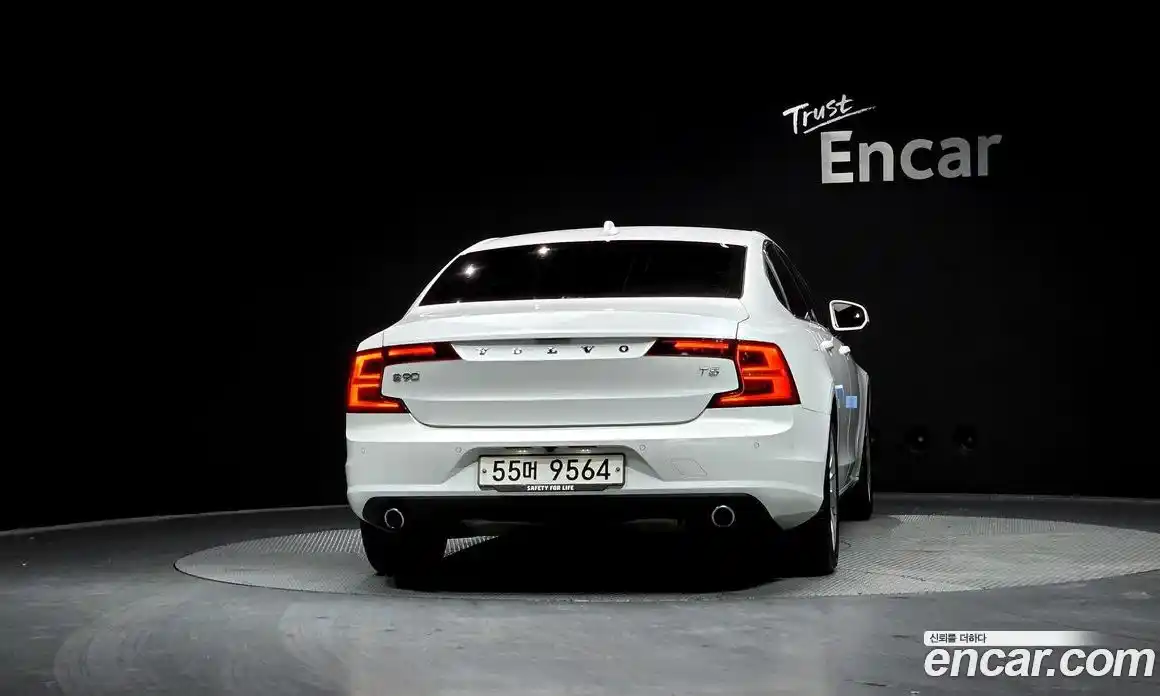 Volvo S90 2017 2.0 Автомат в Москве № 164381, фото 9