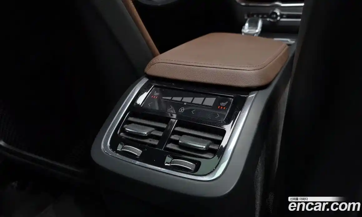 Volvo XC60 2021 2.0 Автомат в Москве № 164425, фото 19