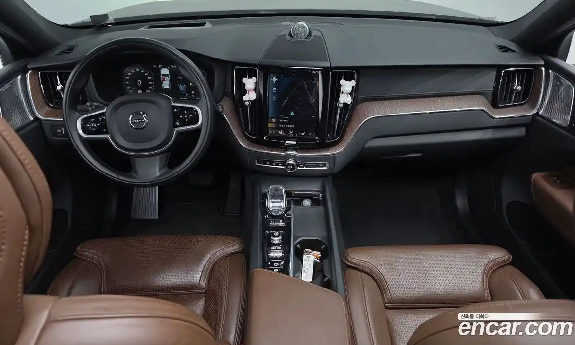 Volvo XC60 2021 2.0 Автомат в Москве № 164425, фото 4