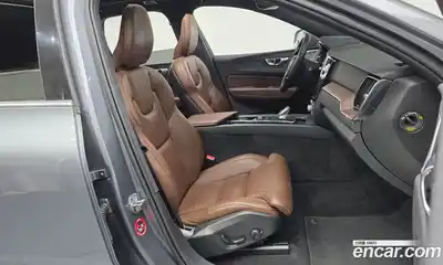 Volvo XC60 2021 2.0 Автомат в Москве № 164425, миниатюра 6