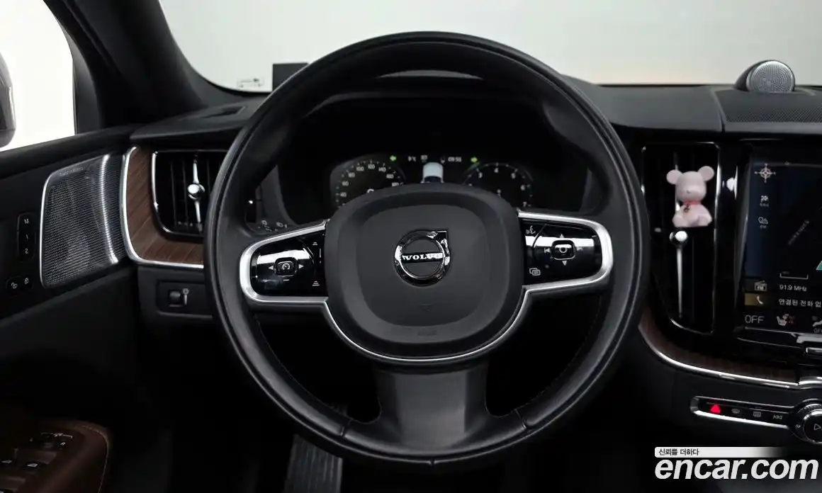 Volvo XC60 2021 2.0 Автомат в Москве № 164425, фото 7