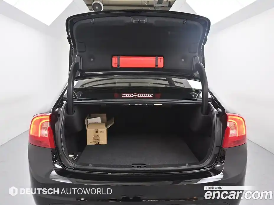 Volvo S60 2016 2.4 Автомат в Москве № 164486, фото 20