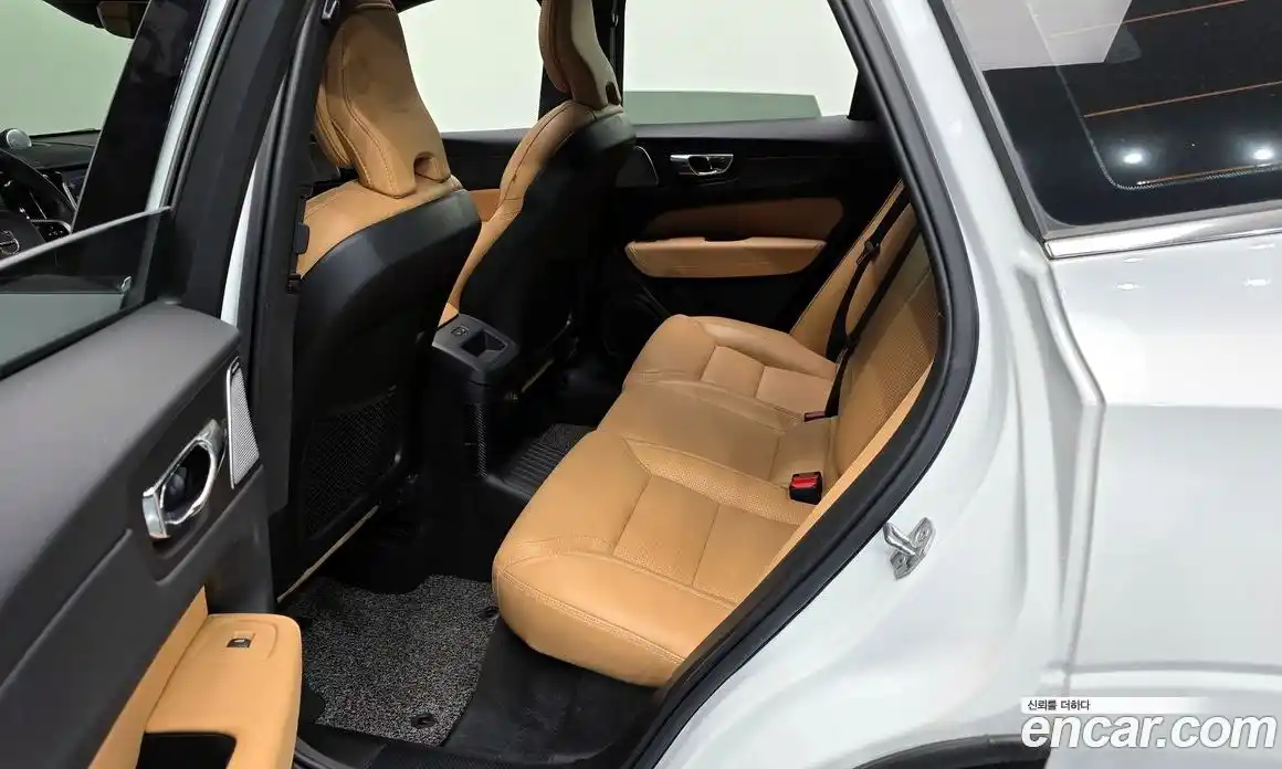 Volvo XC60 2019 2.0 Автомат в Москве № 164555, фото 13