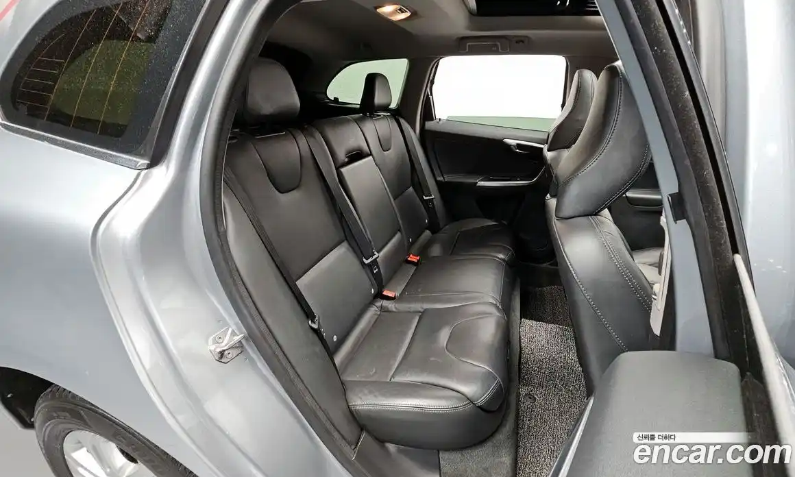 Volvo XC60 2017 2.0 Автомат в Москве № 164679, фото 6