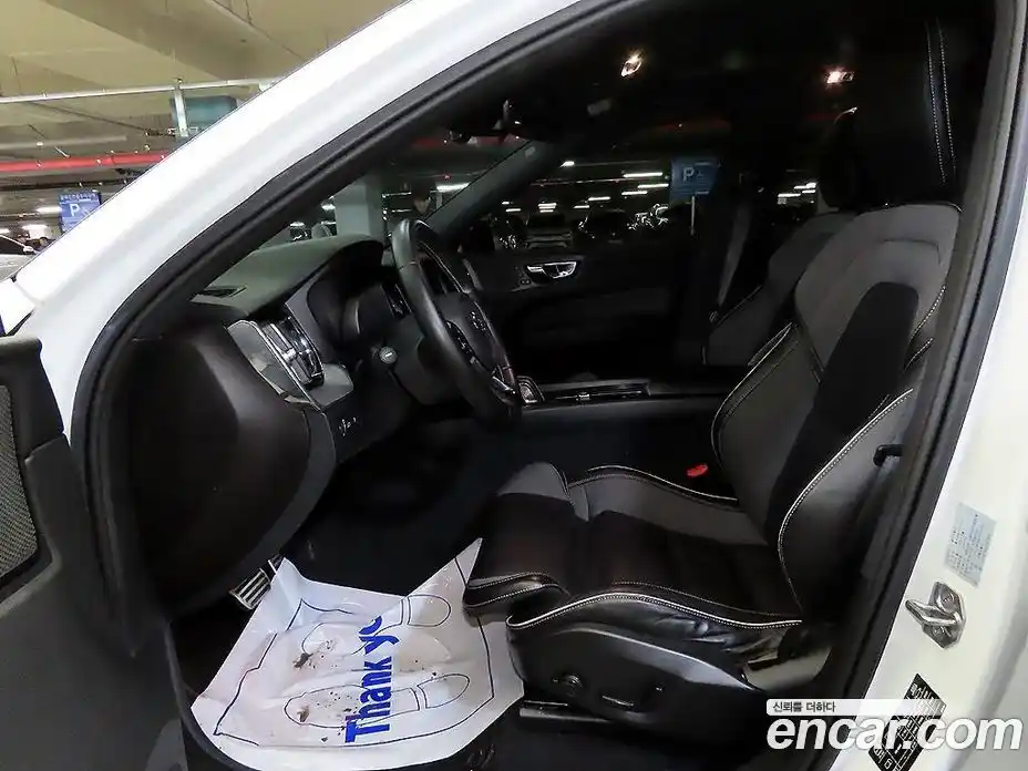 Volvo XC60 2021 2.0 Автомат в Москве № 164816, фото 6