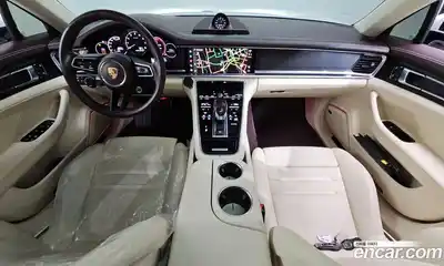 Porsche Panamera, 2023