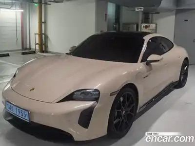 Porsche Taycan, 2023