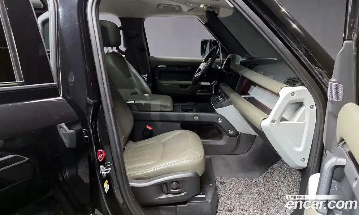 Land Rover Defender 2022 3.0 Автомат в Москве № 166688, фото 11