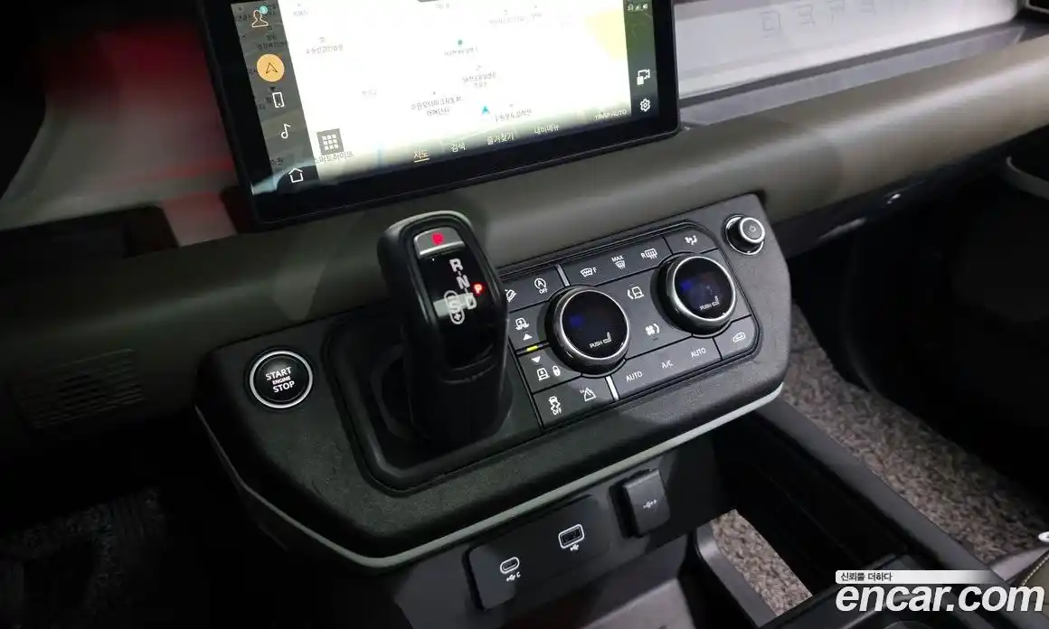 Land Rover Defender 2022 3.0 Автомат в Москве № 166688, фото 3