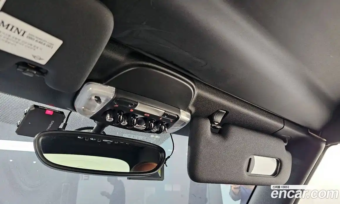 Mini Cooper Convertible 2018 2.0 Автомат в Москве № 167155, фото 13