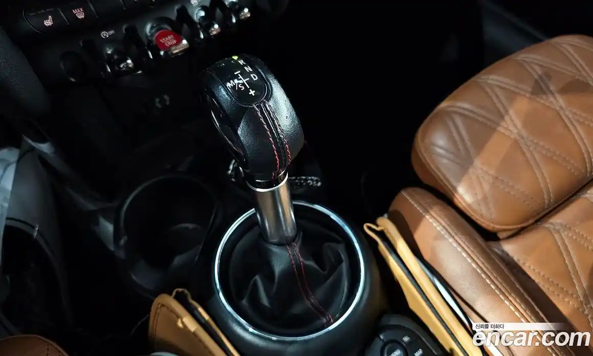 Mini Cooper Convertible 2018 2.0 Автомат в Москве № 167155, фото 17