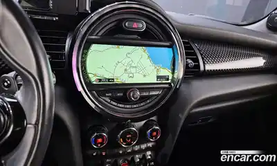 Mini Cooper Convertible 2018 2.0 Автомат в Москве № 167155, миниатюра 5