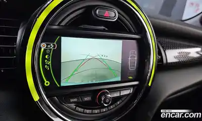 Mini Cooper Convertible 2018 2.0 Автомат в Москве № 167155, миниатюра 7